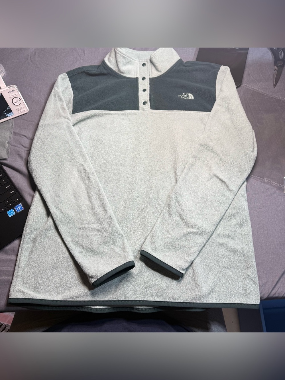 The North Face Women's Two-Tone Green Snap Pullover Fleece